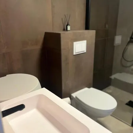 דירה Cozy & Modern In *
